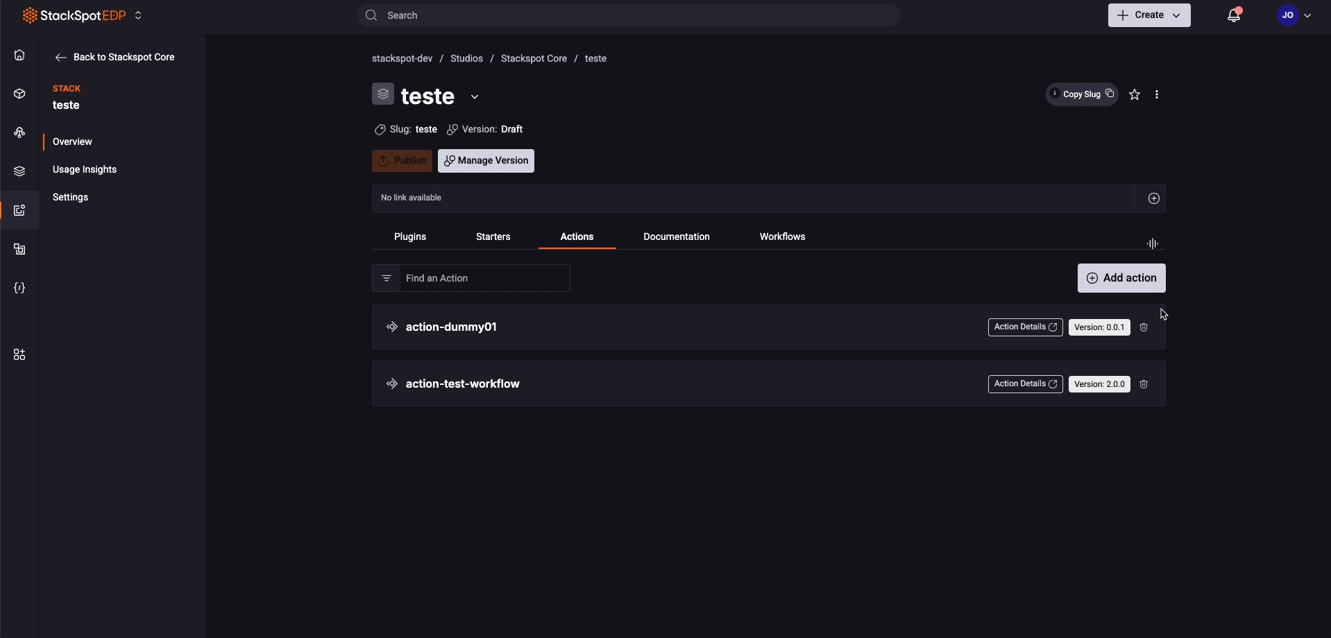 GIF mostrando os passos para deletar a versão de uma Action de uma Stack dentro do Portal da StackSpot EDP. O usuário navega até o Dashboard da Action, clica no botão de versão da Action que deseja deletar, seleciona a opção "Deletar Action" e confirma a deleção.